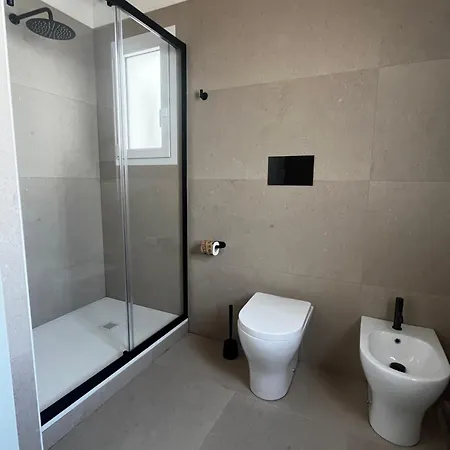 Acqua Salmastra فافينانا